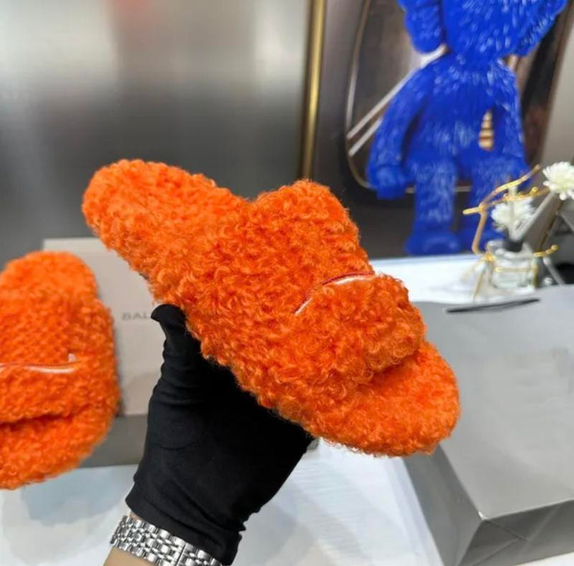 2025 Men Women Slippers Ladies Winter Fur Fluffy Furry Warm Letters Sandals Comfortable Fuzzy Girl Flip Flop Slipper