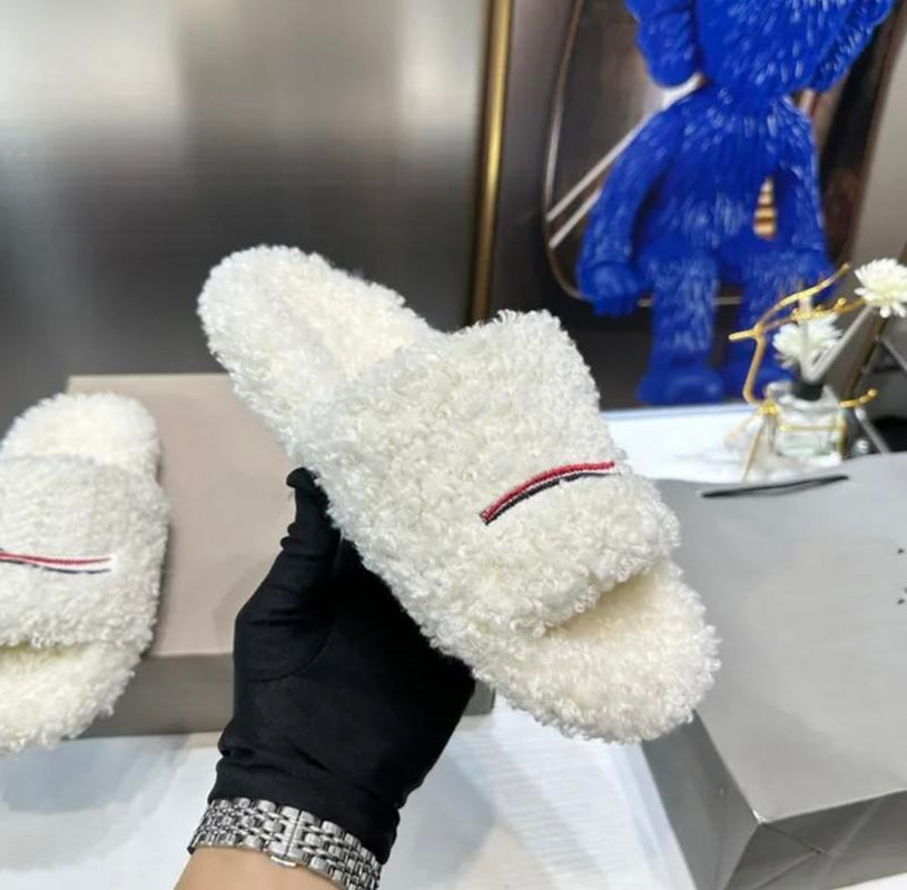 2025 Men Women Slippers Ladies Winter Fur Fluffy Furry Warm Letters Sandals Comfortable Fuzzy Girl Flip Flop Slipper