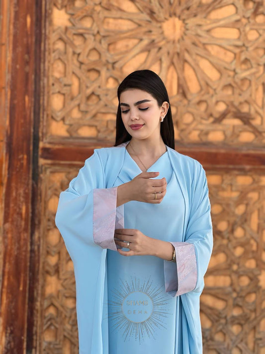 عباية حريرية سماوية بتفاصيل لامعة – Soft Elegance Collection | ShamsDeha